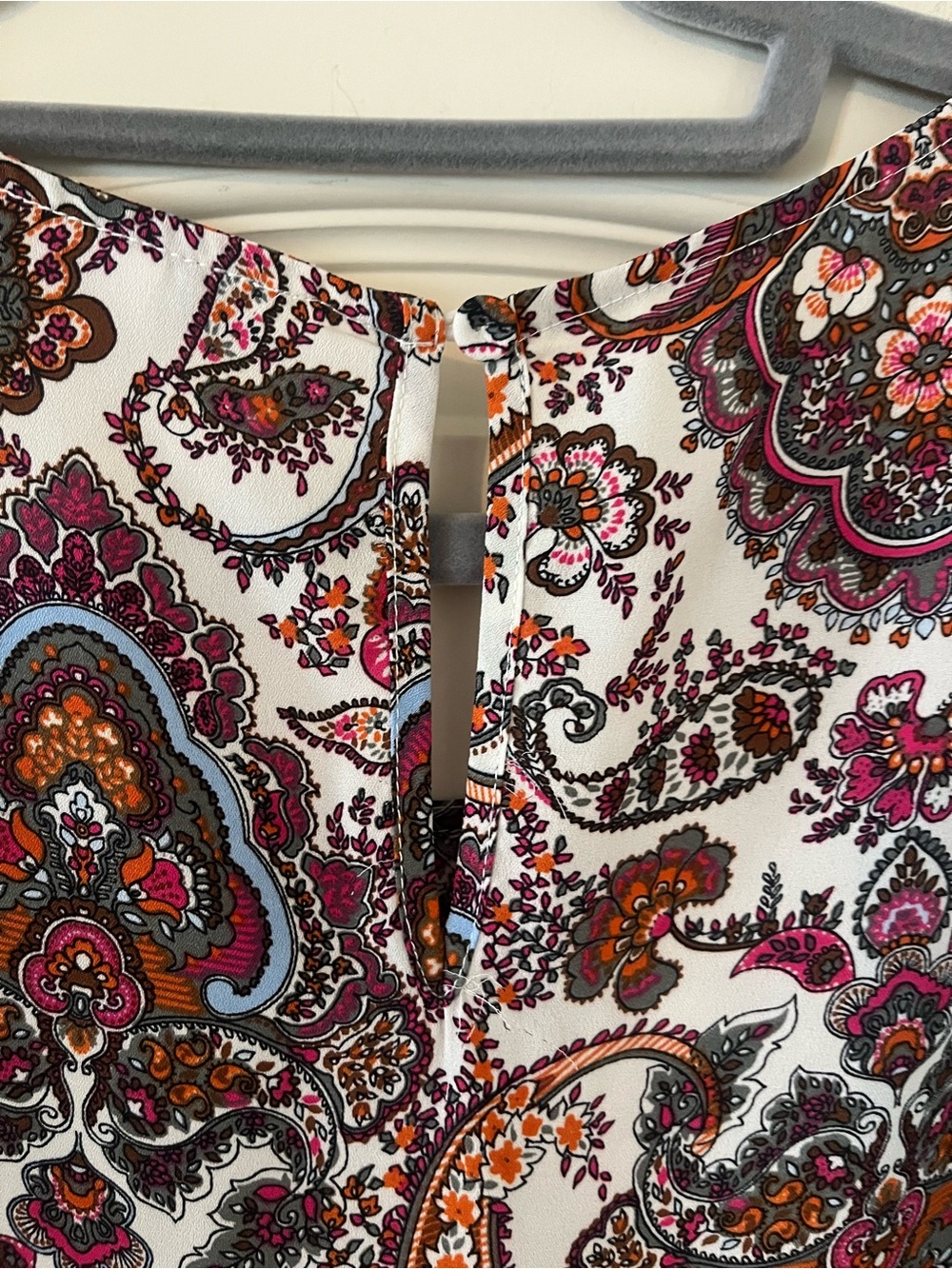 DR2 Paisley Short Sleeve Blouse Scoop Neck Women’s Size Medium - Picture 13 of 15